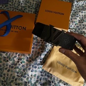 Louis Vuitton Authentic Black Leather Belt 45-47 Belt Size